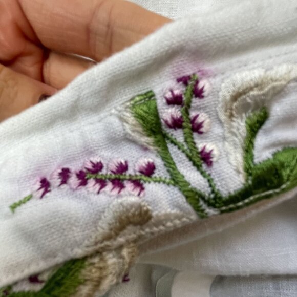 Nina McLemore White Linen Jacket Size 8 Embroidered Floral Blouse White Resort - Picture 10 of 10